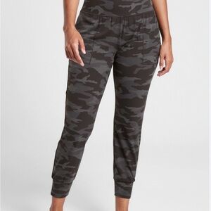 Athleta Black Camouflage Joggers Sz M